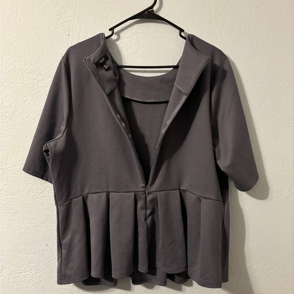 NWOT grey peplum top, 1x, simply Vera by Vera wang - Picture 4 of 9